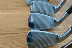 Sell with online payment: Golf Eisensatz Exotics Tour Edge EXi / Edelmetall Wedges