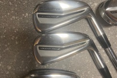 sicher online kaufen und verkaufen: Cobra Golfschläger Forge TEC X, 4-PW