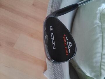 Waren frei handeln: Cobra 60 Grad Wedge mit Stahl Schaft. 81 cm Schaft Länge.