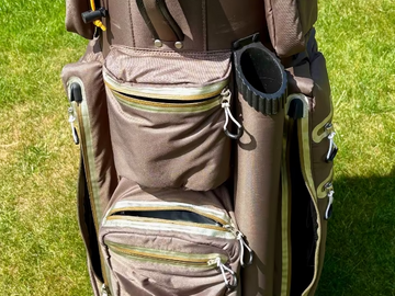 Waren frei handeln: Bennington QO9 Cartbag – edles Braun / silbergraue Nähte
