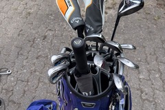 sicher online kaufen und verkaufen: Golfbag mit Callaway Mavrik Golfschläger Set mit Bag und Bällen